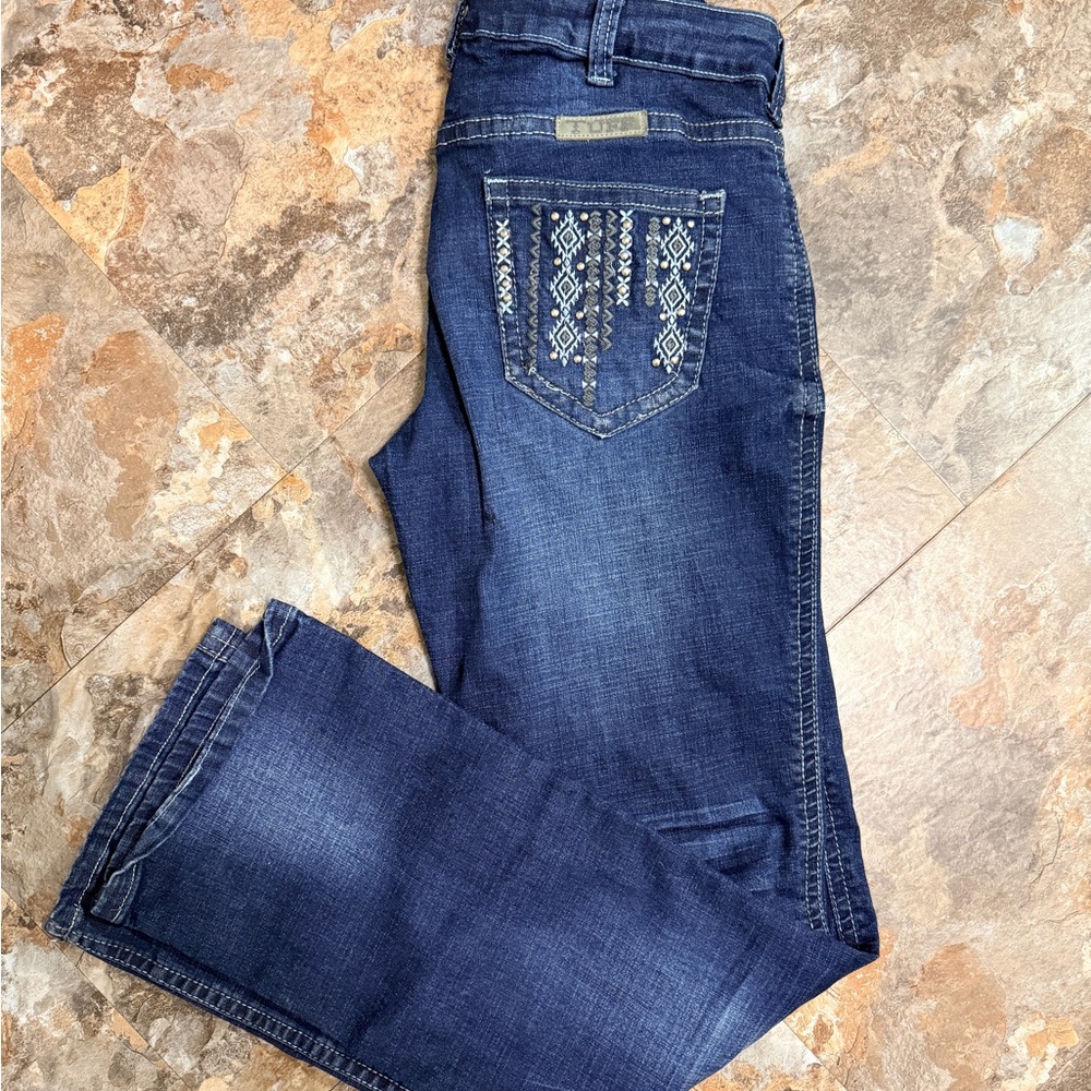 Cowgirl Tuff 37x33 cute embroidered bootcut jeans